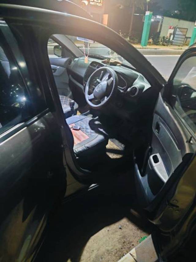 https://images10.gaadi.com/usedgaadi-sellcar/UsedCar/f5e18bdca/714366c6-926e-4a8c-896d-79b39238985c.jpg?imwidth=6402
