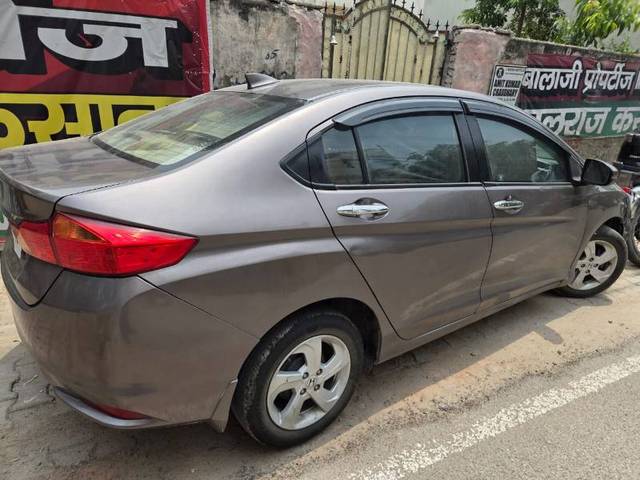 https://images10.gaadi.com/usedgaadi-sellcar/UsedCar/f5e1ca43a/f81aa095-d3f9-4f76-b625-8756d001a7d6.jpg?imwidth=6401