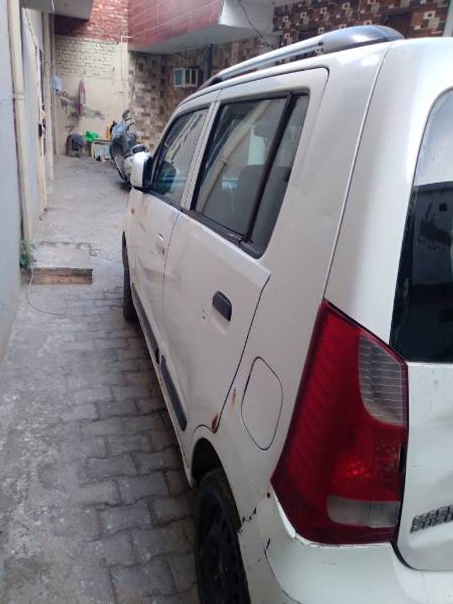 https://images10.gaadi.com/usedgaadi-sellcar/UsedCar/f5e21731a/175bbcb7-5e22-4a93-8290-70f017a67947.jpg?imwidth=6402