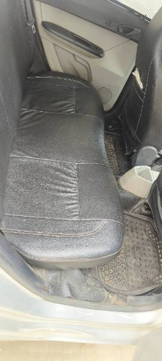 https://images10.gaadi.com/usedgaadi-sellcar/UsedCar/f5e22408a/78e924f2-b142-481f-ba79-96e42b7c409a.jpg?imwidth=6401