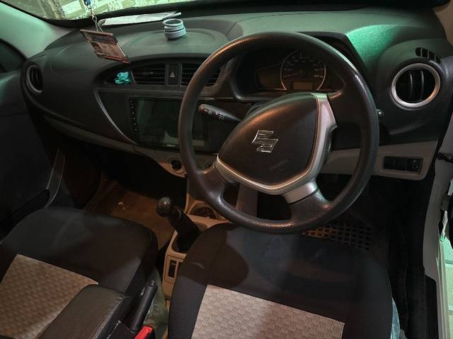 https://images10.gaadi.com/usedgaadi-sellcar/UsedCar/f5e24d0aa/b2800d91-4350-4fa0-b15e-321a1f5e491f.jpg?imwidth=6401