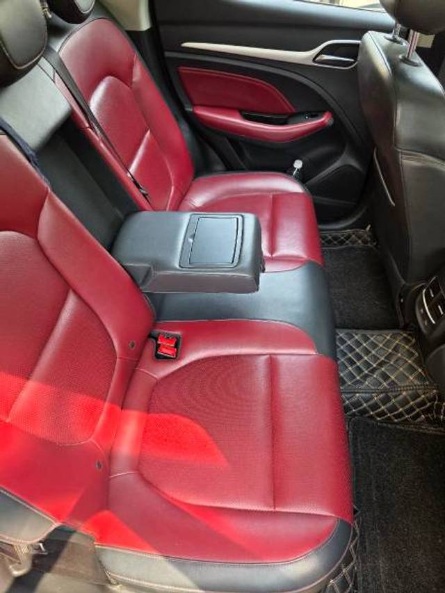 https://images10.gaadi.com/usedgaadi-sellcar/UsedCar/f5e28312a/b7bda418-ad79-458c-ba3b-2416da75b91c.jpg?imwidth=6402
