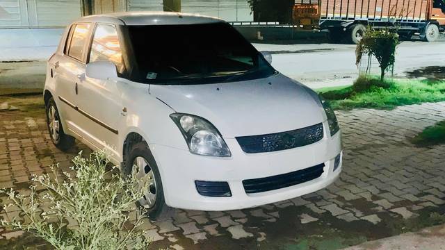 https://images10.gaadi.com/usedgaadi-sellcar/UsedCar/f5e2d0bfa/66fc5863-4e3a-4987-b54f-bc05e1d5b472.jpeg?imwidth=6400