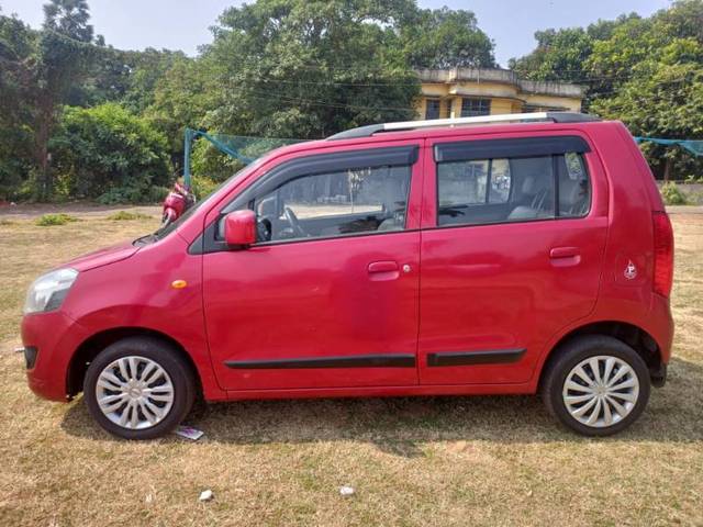 https://images10.gaadi.com/usedgaadi-sellcar/UsedCar/f5e308d9a/40eeccf1-e049-42bb-91eb-add15a3a4d3c.jpg?imwidth=6402