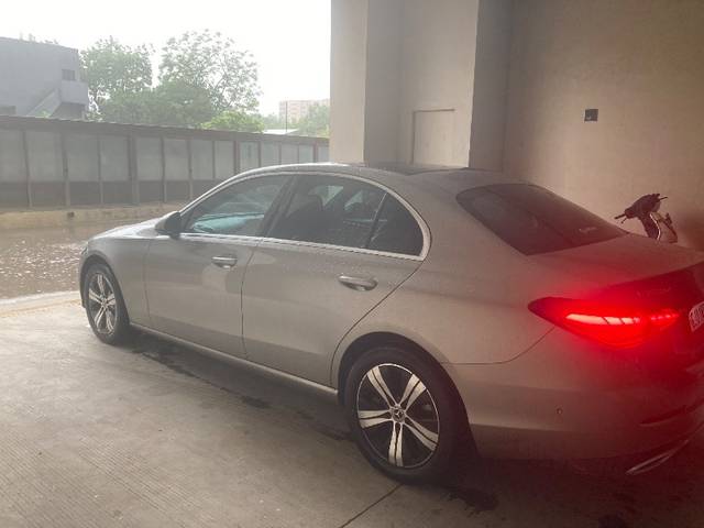 https://images10.gaadi.com/usedgaadi-sellcar/UsedCar/f5e30c1ca/be249542-f3fd-4816-b387-1475d9fe1fec.jpeg?imwidth=6400