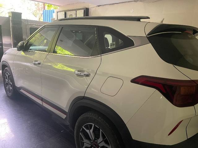 https://images10.gaadi.com/usedgaadi-sellcar/UsedCar/f5e3426ea/3a6ab60c-05a2-4f77-843e-34d4b1d3589a.jpeg?imwidth=6402