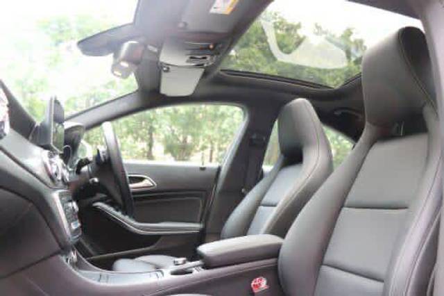 https://images10.gaadi.com/usedgaadi-sellcar/UsedCar/f5e38e63a/561cf037-026d-4896-a739-514951f65e86.jpg?imwidth=6402