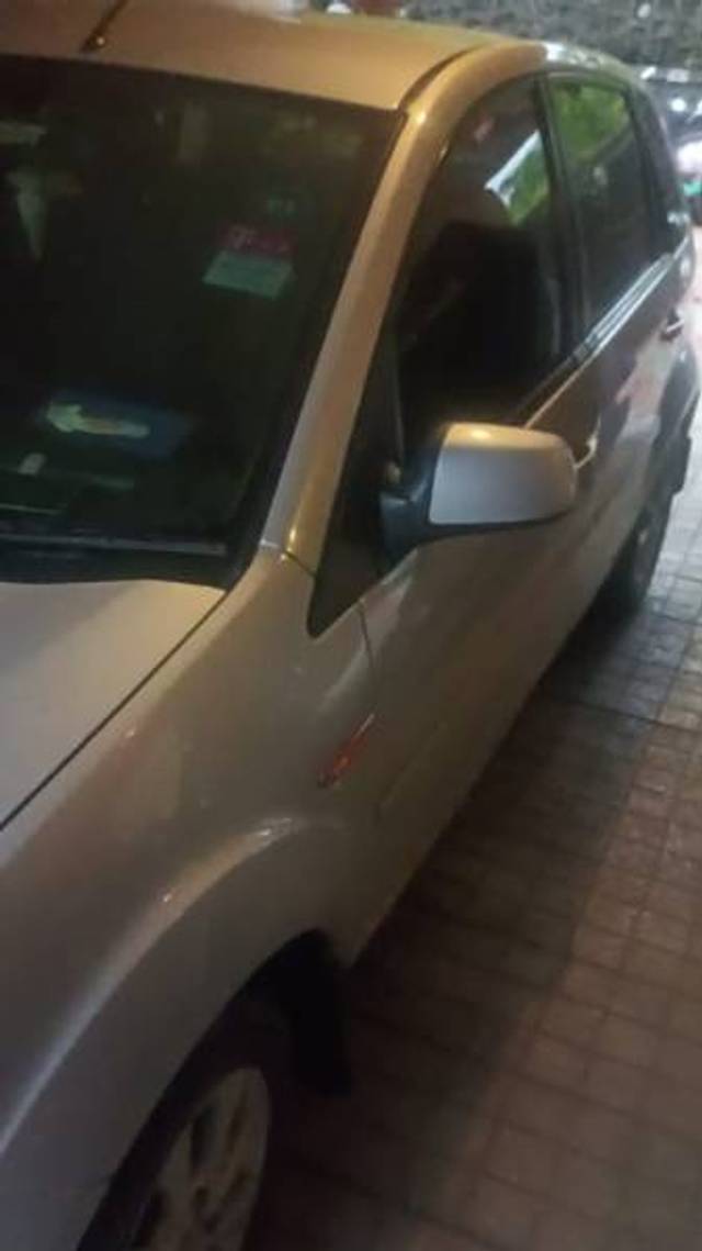 https://images10.gaadi.com/usedgaadi-sellcar/UsedCar/f5e48bc9a/ffae751b-a518-464f-ad14-28700ad42651.jpg?imwidth=6402