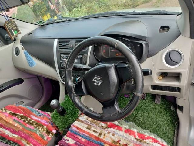 https://images10.gaadi.com/usedgaadi-sellcar/UsedCar/f5e4f10da/e9f59862-0bad-4f86-a086-1159e3d2d426.jpg?imwidth=6401