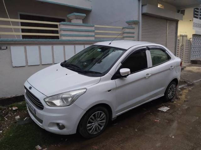 https://images10.gaadi.com/usedgaadi-sellcar/UsedCar/f5e51501a/b0b8356e-b7ac-4136-bd31-ea86763c3167.jpg?imwidth=6400