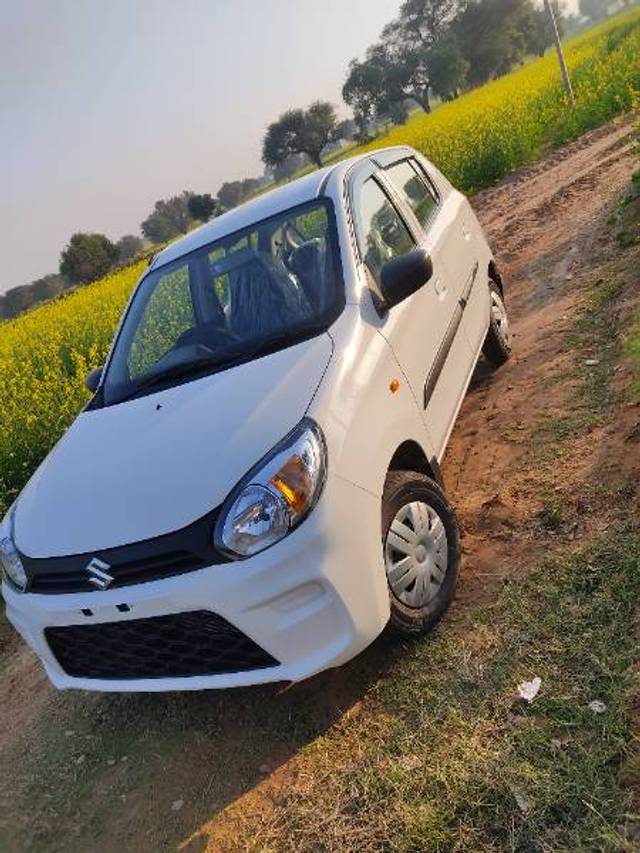 https://images10.gaadi.com/usedgaadi-sellcar/UsedCar/f5e53352a/db9e5fda-2ff9-451c-8c49-e343ede74cdb.jpg?imwidth=6400