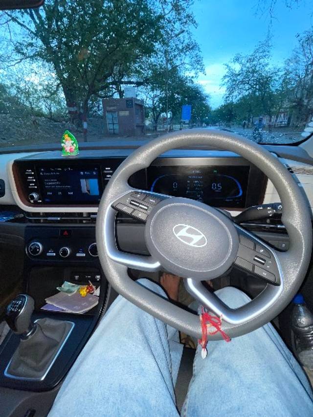 https://images10.gaadi.com/usedgaadi-sellcar/UsedCar/f5e5474aa/4b48dd11-2742-47e9-a301-4bf0b80f1c13.jpeg?imwidth=6402