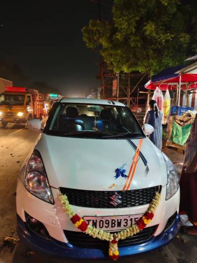 https://images10.gaadi.com/usedgaadi-sellcar/UsedCar/f5e5924aa/ae28994b-bc91-4bc8-8b66-ad958b352565.jpg?imwidth=6400
