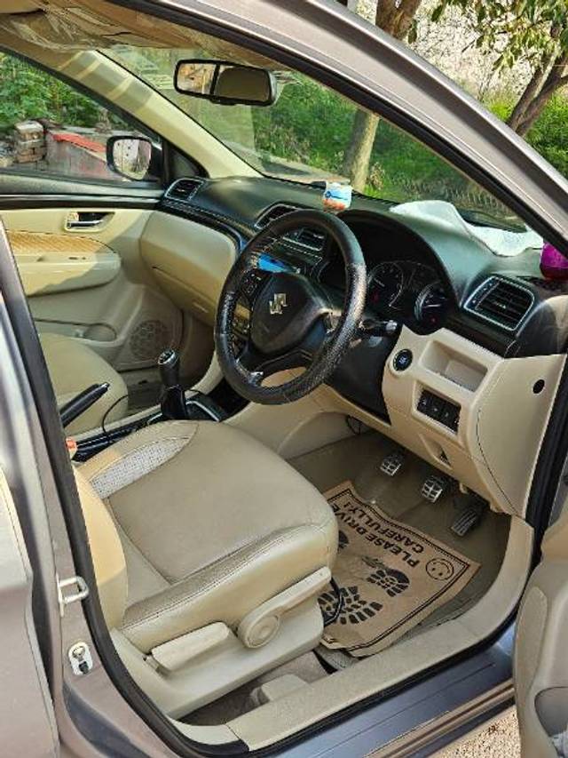 https://images10.gaadi.com/usedgaadi-sellcar/UsedCar/f5e5dc9da/6c690ee3-92ab-432a-8952-eb6098028eec.jpg?imwidth=6402