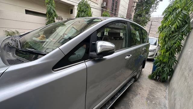 https://images10.gaadi.com/usedgaadi-sellcar/UsedCar/f5e5f60ba/6e8903e8-9fd4-4d31-8386-d5e753e4821b.jpeg?imwidth=6400