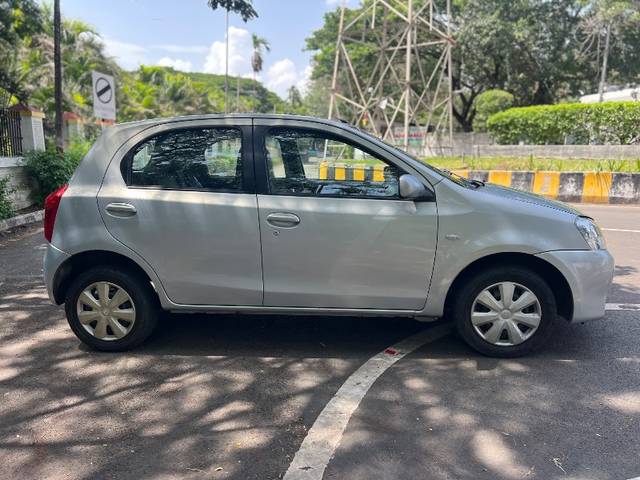https://images10.gaadi.com/usedgaadi-sellcar/UsedCar/f5e600e1a/71363d0d-d878-494c-988b-f710ed00486d.jpeg?imwidth=6401