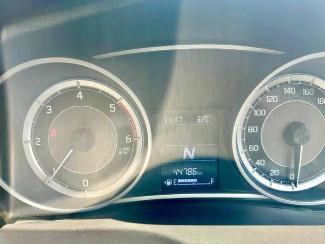 https://images10.gaadi.com/usedgaadi-sellcar/UsedCar/f5e6ee68a/402b5064-bb9c-4568-9dbf-0a51b7cf0953.jpg?imwidth=6402