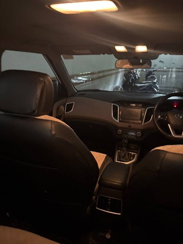 https://images10.gaadi.com/usedgaadi-sellcar/UsedCar/f5e6f3c7a/e304ff2f-2540-4361-8183-caee01606335.jpg?imwidth=6402