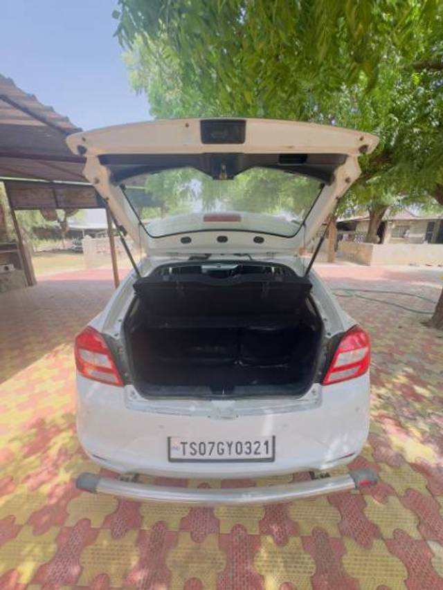 https://images10.gaadi.com/usedgaadi-sellcar/UsedCar/f5e70c58a/55f141a3-f519-447d-b221-4eb1e3f966f3.jpg?imwidth=6401