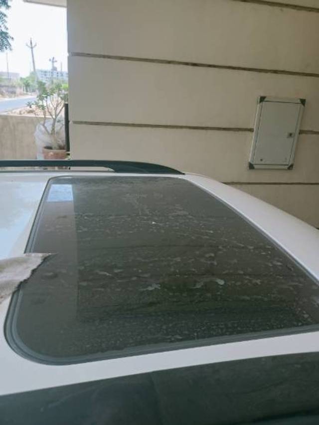 https://images10.gaadi.com/usedgaadi-sellcar/UsedCar/f5e76de6a/1adb722c-7fca-4a09-a044-bd9c90279609.jpg?imwidth=6400
