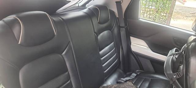 https://images10.gaadi.com/usedgaadi-sellcar/UsedCar/f5e79a5ea/1872fc09-c148-496f-89a3-9ee20386cb40.jpg?imwidth=6401