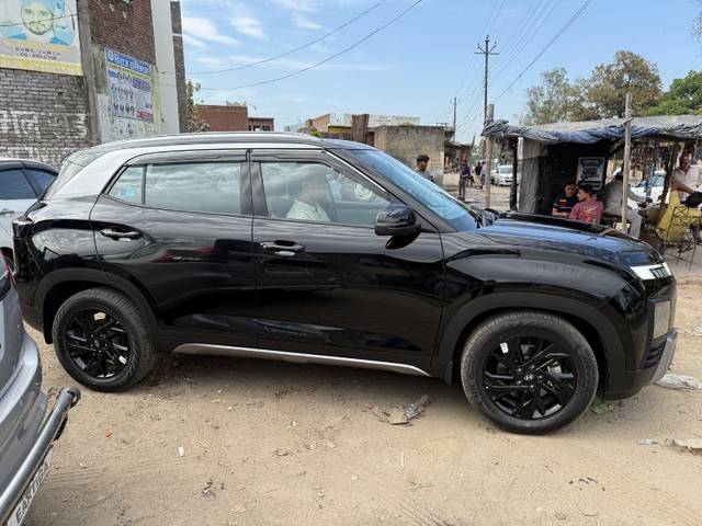 https://images10.gaadi.com/usedgaadi-sellcar/UsedCar/f5e7ae6fa/1d955afe-95e0-4460-998f-170c6cfc1245.jpeg?imwidth=6401