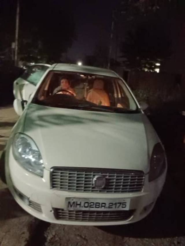 https://images10.gaadi.com/usedgaadi-sellcar/UsedCar/f5e7bd68a/0a3461dd-8f0b-4094-a686-00b4f6e55681.jpg?imwidth=6400