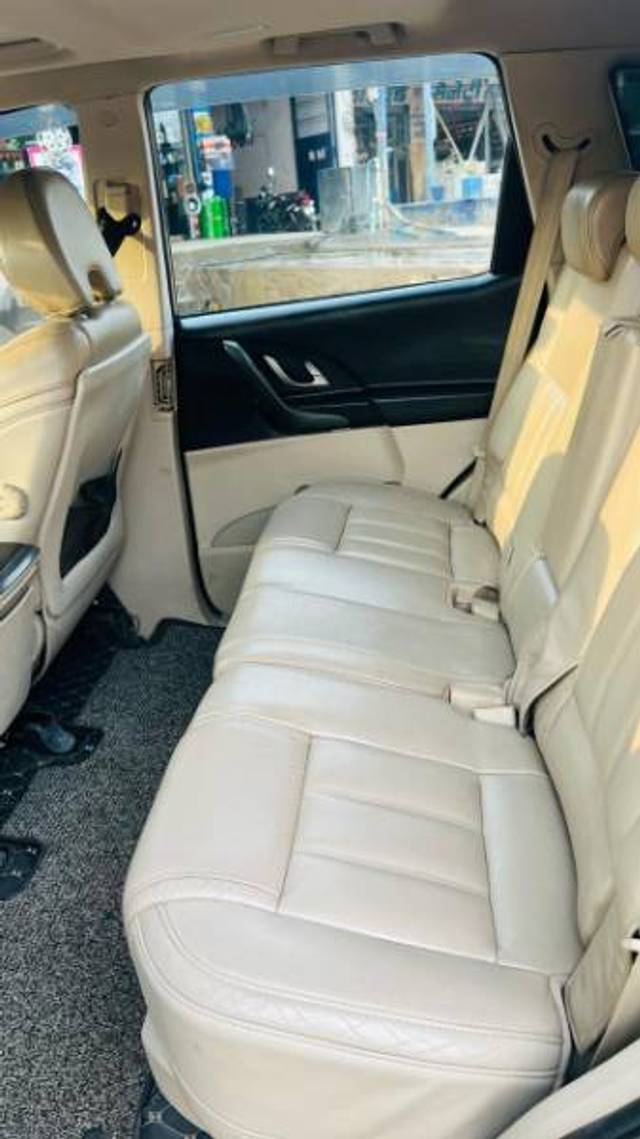 https://images10.gaadi.com/usedgaadi-sellcar/UsedCar/f5e7e7fba/bb4b758c-c878-49fc-954d-9f9cf24c4f82.jpg?imwidth=6402