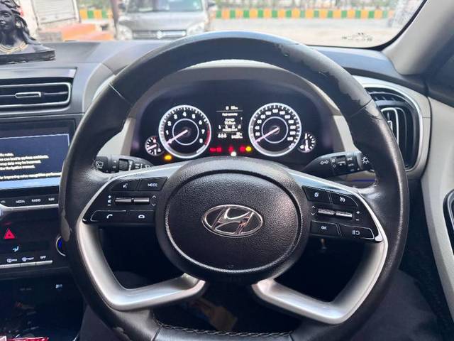https://images10.gaadi.com/usedgaadi-sellcar/UsedCar/f5e7ea13a/ce5af1b1-c23d-4266-9d68-eccf33793ba0.jpg?imwidth=6400
