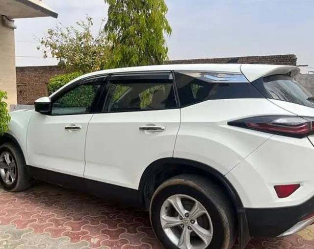 https://images10.gaadi.com/usedgaadi-sellcar/UsedCar/f5e85e0ba/a8408c6b-4409-46b4-8915-8f51128cdefe.jpeg?imwidth=6400