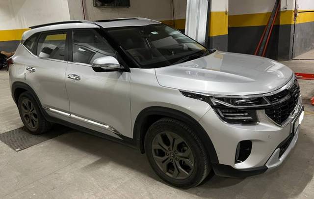 https://images10.gaadi.com/usedgaadi-sellcar/UsedCar/f5e87d39a/f0f40d0e-839a-457f-a8a5-3b3ab6a066a0.jpg?imwidth=6400