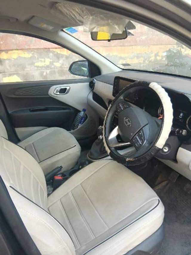 https://images10.gaadi.com/usedgaadi-sellcar/UsedCar/f5e89afaa/4e9363b0-dddd-49a7-874e-8e7b9527f757.jpg?imwidth=6401