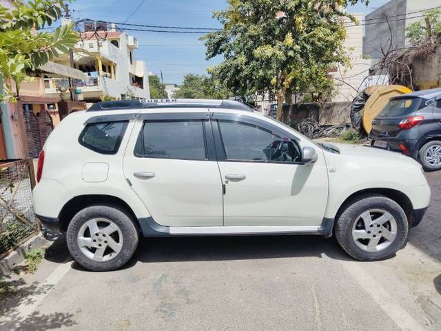 https://images10.gaadi.com/usedgaadi-sellcar/UsedCar/f5e89f93a/77562299-471b-41c3-8fab-7e8d0160e614.jpg?imwidth=6401