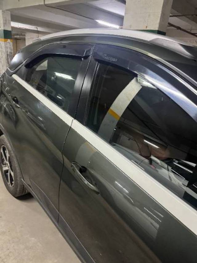 https://images10.gaadi.com/usedgaadi-sellcar/UsedCar/f5e8a768a/66a68651-663d-47fe-92d7-fcd8bb88b72a.JPG?imwidth=6401