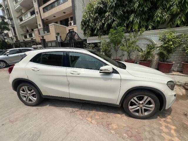 https://images10.gaadi.com/usedgaadi-sellcar/UsedCar/f5e8c05da/9e1ac318-716d-41a8-bdfa-fe510dbac3d9.jpeg?imwidth=6401