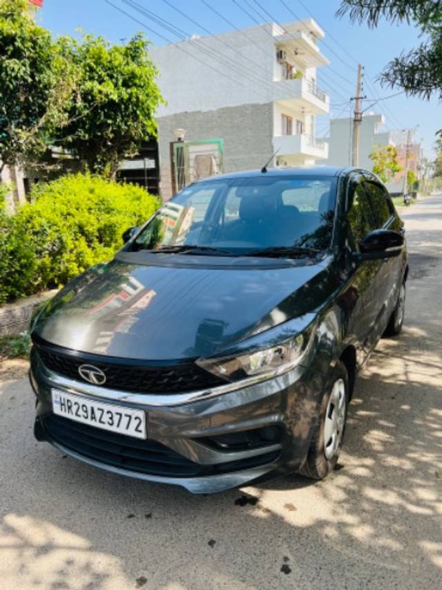 https://images10.gaadi.com/usedgaadi-sellcar/UsedCar/f5e8c2f3-e8bd-4be0-8780-0f3769b9bbf4/24f94b29-5b0d-4b1f-8ff0-b091506a6151.jpeg?imwidth=6401