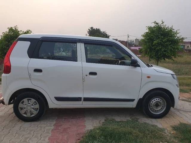https://images10.gaadi.com/usedgaadi-sellcar/UsedCar/f5e8f348a/2321796e-4fdb-454d-b766-df2212c5d7a6.jpg?imwidth=6401