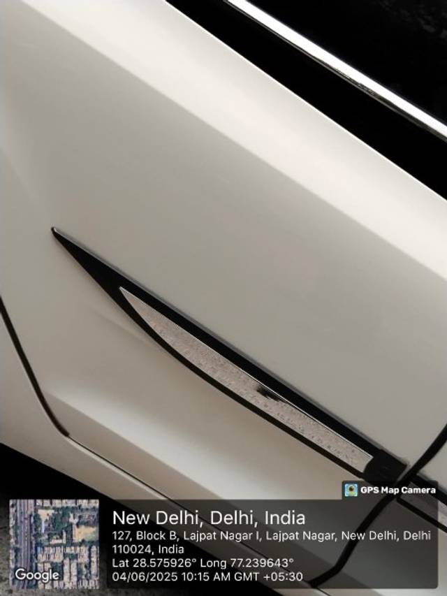 https://images10.gaadi.com/usedgaadi-sellcar/UsedCar/f5e9af73a/04effcb5-708d-44bf-91b3-fe7d4f5810da.jpeg?imwidth=6402