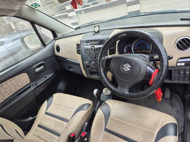 https://images10.gaadi.com/usedgaadi-sellcar/UsedCar/f5e9b20ea/fb5a3fd0-e2db-413d-b067-b25fb5ded970.jpg?imwidth=6401