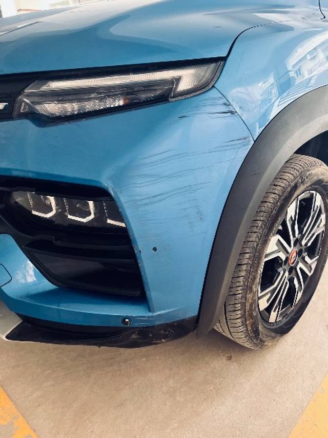 https://images10.gaadi.com/usedgaadi-sellcar/UsedCar/f5e9e5aaa/a8dba158-cabe-476b-8c2e-4bba903d8761.jpeg?imwidth=6402