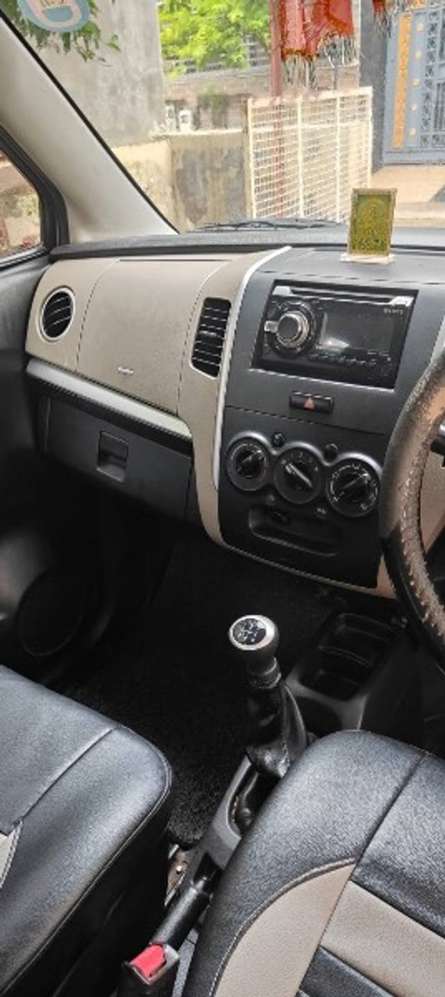 https://images10.gaadi.com/usedgaadi-sellcar/UsedCar/f5ea05efa/21bbc920-0bcf-441f-b75d-74c4b3972746.jpeg?imwidth=6402