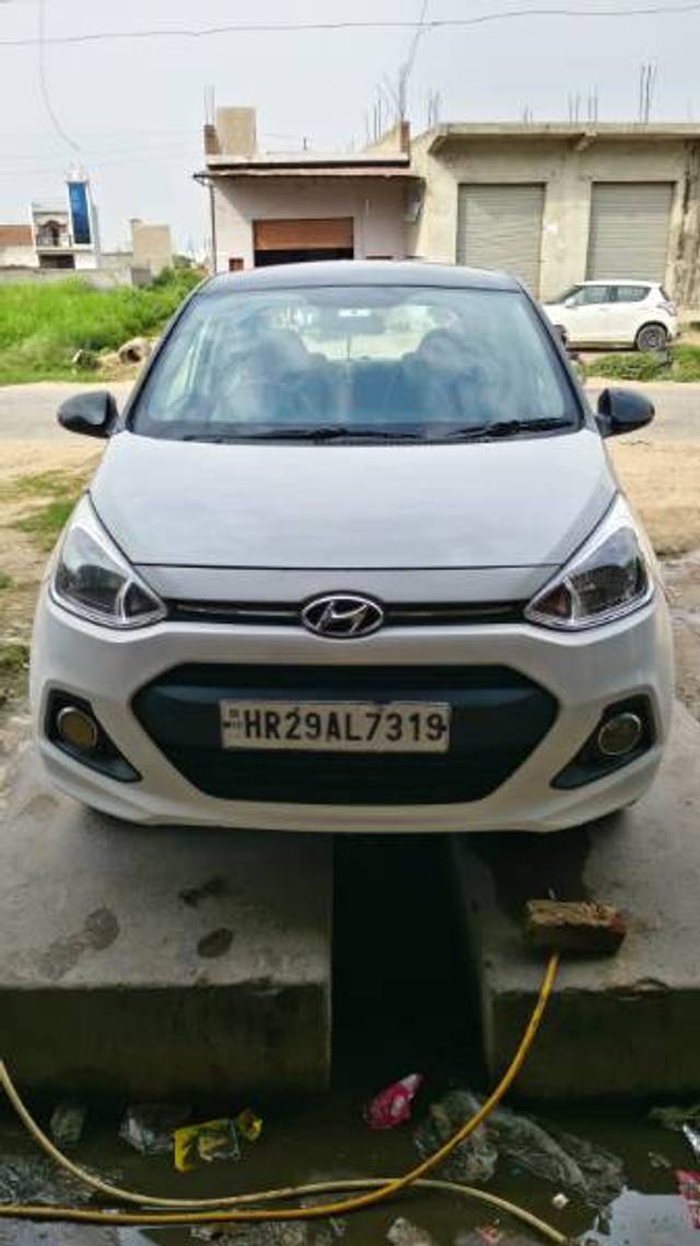 https://images10.gaadi.com/usedgaadi-sellcar/UsedCar/f5ea1abba/5194f664-d2f3-49cc-894f-0a78e82f136d.jpg?imwidth=6400