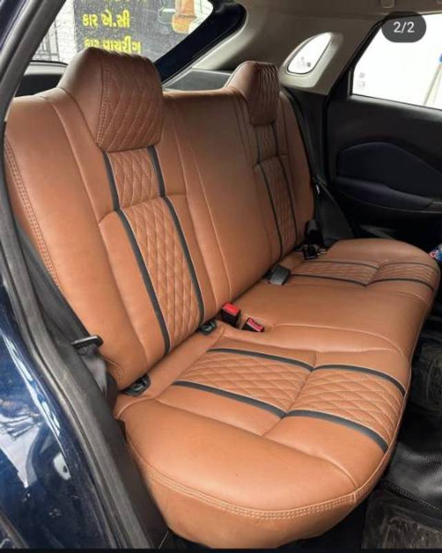https://images10.gaadi.com/usedgaadi-sellcar/UsedCar/f5ea1c05a/dcbf1bb6-ef5c-4396-ade3-60dbe55af5ba.jpg?imwidth=6402