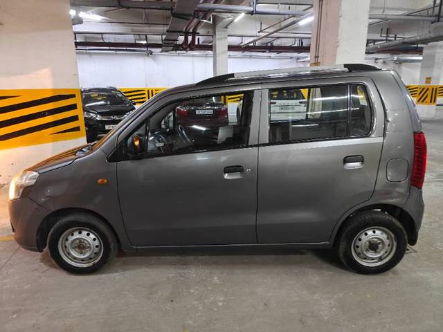 https://images10.gaadi.com/usedgaadi-sellcar/UsedCar/f5eb28a2a/28b43f8a-e2ee-4f32-9819-3bece5caa56b.jpg?imwidth=6400