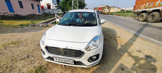 https://images10.gaadi.com/usedgaadi-sellcar/UsedCar/f5eb3eaba/52902fbb-c444-4449-992b-e180d091d56f.jpg?imwidth=6400