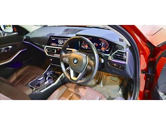 https://images10.gaadi.com/usedgaadi-sellcar/UsedCar/f5eb7843a/f7af7a78-9394-4309-a83c-04fee0238270.jpeg?imwidth=6401