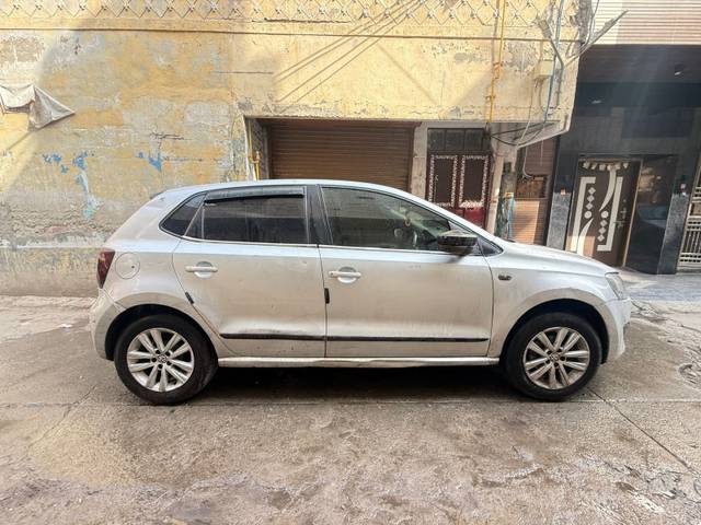 https://images10.gaadi.com/usedgaadi-sellcar/UsedCar/f5eb8b53a/7e43fe61-b9e3-459a-b679-e16325739d99.jpeg?imwidth=6400
