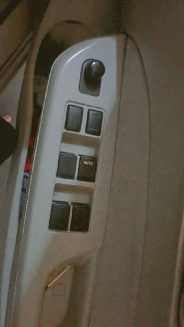 https://images10.gaadi.com/usedgaadi-sellcar/UsedCar/f5ec4440a/4b0004f2-5d83-4957-92c9-42cb1b8dfb83.jpg?imwidth=6402