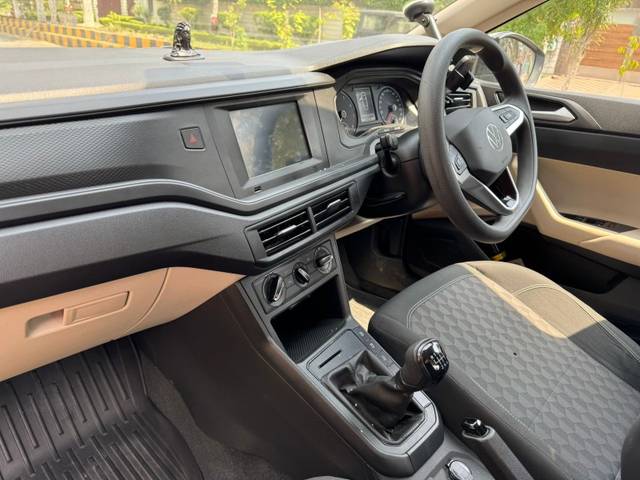https://images10.gaadi.com/usedgaadi-sellcar/UsedCar/f5ecbae3a/bbd4f037-b04c-4bd6-8f70-adaf8e50fcd9.jpeg?imwidth=6402