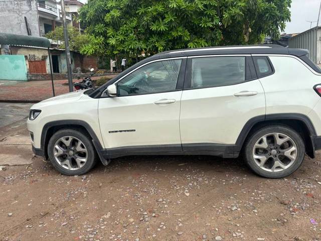 https://images10.gaadi.com/usedgaadi-sellcar/UsedCar/f5ed6e9ba/3cb0d363-f374-43a6-b0f3-059cc2119b74.jpg?imwidth=6402